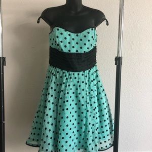 Strapless polka dot BJ evening 👗